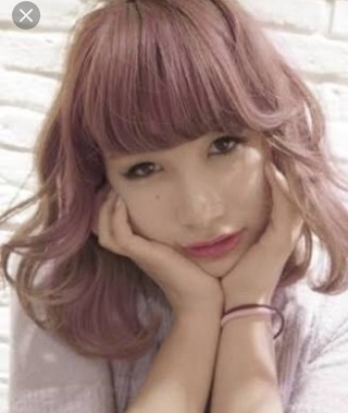 髪を写真くらいのピンクベージュ にしたいです 今度美容院で明る Yahoo 知恵袋