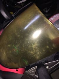 バイク用黄ばみシールド バイクのシールド？が黄ばんでいるのですが、この黄ばみを落とす