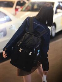 乃木坂46の生田絵梨花さんが写真集 転調 で使っていた黒いリュックが欲し Yahoo 知恵袋