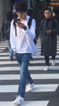 シンプルな服が似合う男性ってどういうタイプですか 知人の女性から女性ウケ Yahoo 知恵袋