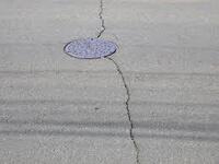 2液エキシポ樹脂接着剤 水中ボンド で柱の下のコンクリートの穴 Yahoo 知恵袋