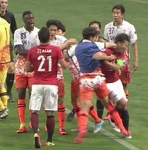 浦和レッズvs済州ユナイテッド ５月３１日 試合の乱闘について Yahoo 知恵袋