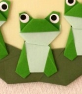 保育園の壁面でカエルを折り紙で作ろうと思っています 画像を検索したら可愛 Yahoo 知恵袋