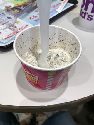 マックのマックフルーリーについてです これ少ないと思いま Yahoo 知恵袋