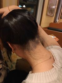 今日初めて行った美容院でヘアカラーをしたら 首元まで染められてしまってい Yahoo 知恵袋