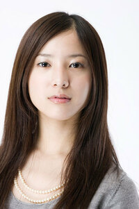 吉高由里子さんは 可愛い と思いますか 貧乳だと聞きますが Yahoo 知恵袋