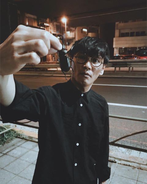 サカナクションの山口一郎さんが着ているこちらの服。コムデギャルソン
