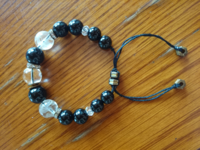 天然石ビーズと蝋引き紐で作るブレスレットの作り方 天然石ビーズとワックス Yahoo 知恵袋