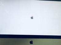 8年前のmacbookproと落として起動不能になってしまったiphone15pro