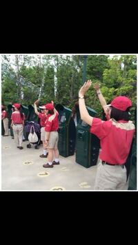 この征服を着ているクルーはusjのなんの クルーですか Yahoo 知恵袋