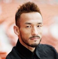 丸顔ですが 中田英寿の髪型にしたら変ですか おでこが広いのでこんな感じ Yahoo Beauty