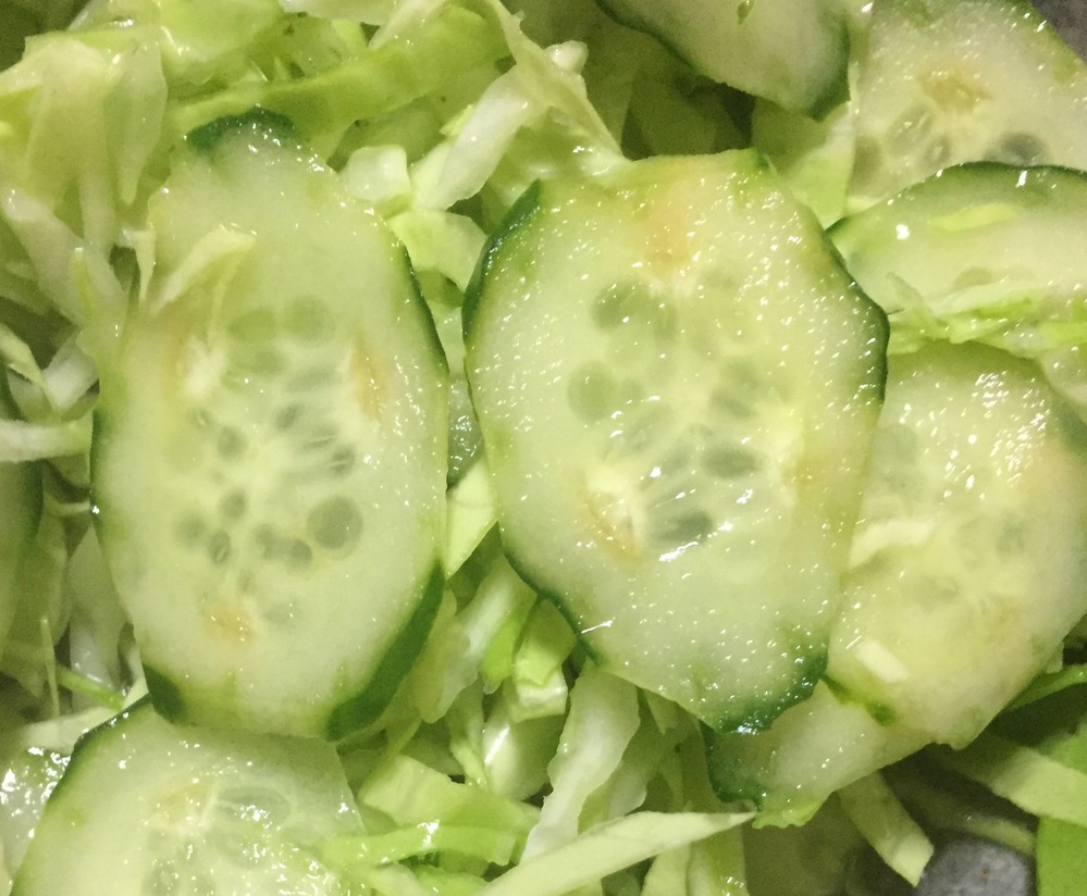 至急です。このきゅうりもう腐っていますよね？先ほど気づかず食べて