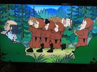 食満留三郎がドクタケに縄でぐるぐる巻きにされて運ばれていた写真 Yahoo 知恵袋