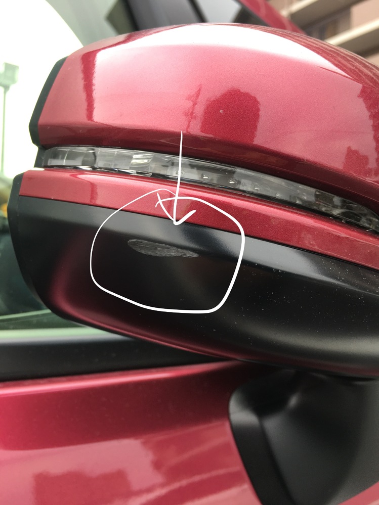 車のドアミラーの擦り傷について車のキズについての質問です。今年