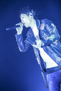 UVERworldTAKUYA∞さんが最近、ライブ衣装やプライ... - Yahoo!知恵袋