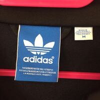 Adidasジャージ偽物か本物かについて 下記に記載してあ Yahoo 知恵袋
