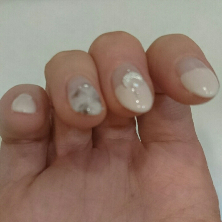 ジェルネイル 写真に写らないほどの小さな気泡 今日写真の Yahoo 知恵袋