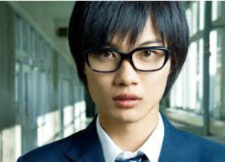 画像の神木隆之介さんがつけているメガネの種類を教えてください Yahoo 知恵袋