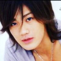 この赤西仁くんの画像の画質良くて 全部写ってるのがほしいんですけどある人 Yahoo 知恵袋