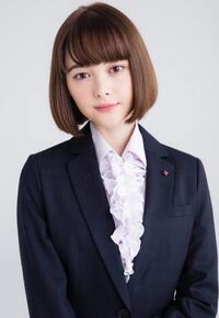 会社の入社式のスーツで白以外 ピンクなど のブラウスは着ないほ Yahoo 知恵袋