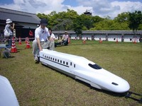 イベント会場などによく登場する 子供鉄道 って モーターを電車みたいな音 Yahoo 知恵袋