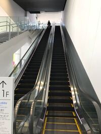 リニア中央新幹線品川駅 名古屋駅 新大阪駅は新幹線ホームの30メートル Yahoo 知恵袋