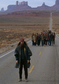 映画フォレストガンプの冒頭で羽が舞い降りてくるシーンがあるので Yahoo 知恵袋