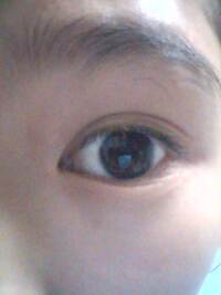 目の形についてです 私のこの目の形はアーモンド型ですか それとも 丸型で Yahoo 知恵袋