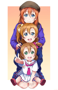 この画像の３人のキャラは誰ですか 真ん中のキャラは ラブライブ Yahoo 知恵袋