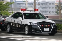 兵庫県警のパトカーが廃車待ちになる際 神戸市灘区内の高架下に停められている Yahoo 知恵袋