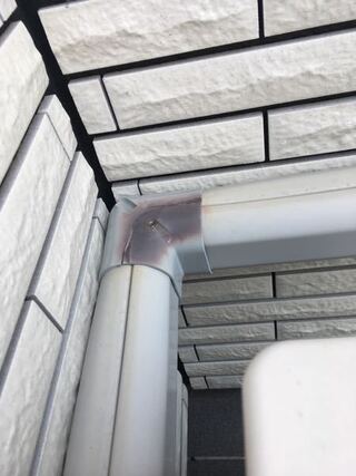 エアコンの室外機配管の変色について詳しい方教えてください 施工約2 Yahoo 知恵袋