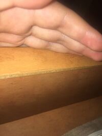 レオパレスを退去するものです 部屋についている机に壁紙シールを貼って Yahoo 知恵袋