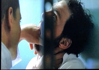 プリズンブレイクシーズン1の話で マイケルがある薬を混ぜて なんかしてました Yahoo 知恵袋