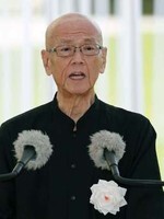 翁長知事はカツラですか カツラではありません あなたには素敵な帽子が見え Yahoo 知恵袋