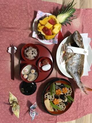 お食い初めの飾り付けについて 鯛を豪華に見せたくて100均で結婚祝い Yahoo 知恵袋