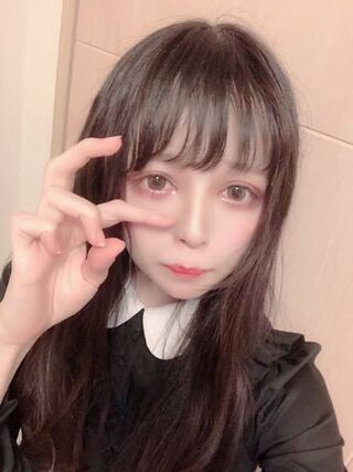 この人のカラコンって何かわかりますか また 似たカラコンもあります Yahoo 知恵袋