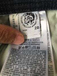 DIESELのジーンズについて質問です - このジーンズは本物か偽物