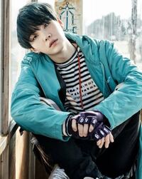 Btsユンギのような笑ってなくても 普通に口閉じてるだけで口角が上がって Yahoo 知恵袋