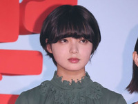 広瀬すず かっこいい17歳 平手友梨奈との緊張気味オフショッ Yahoo 知恵袋