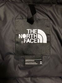 これって偽物ですか ヤフオクでnorthfaceのダウン Yahoo 知恵袋