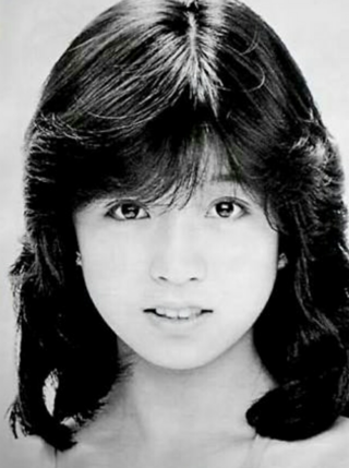 中森明菜さんと山口百恵さんは似ているという人いるけど 私 山口百恵さんは Yahoo 知恵袋