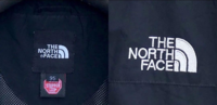 このノースフェイスのジャケットのタグ、偽物ですよね？ 