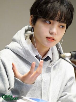 欅坂46平手友梨奈この写真の平手友梨奈ちゃんの髪型を真似したいのですが Yahoo 知恵袋