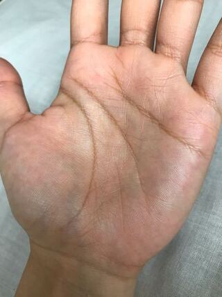 手相に詳しい方 片思いの男性がいます 何度か一緒に遊びに行き 知人からも Yahoo 知恵袋