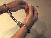 なんで手錠ってヘアピンとかクリップで開いちゃうような作りなんで Yahoo 知恵袋