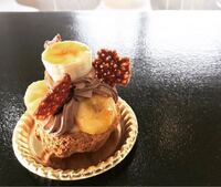 ケーキの飾りにたまにある キャラメル風味のパリパリしたものの名称 教 Yahoo 知恵袋