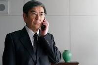 相棒で甲斐享 成宮寛貴 が逮捕されて甲斐峯秋 石坂浩二 は警察庁次長から Yahoo 知恵袋