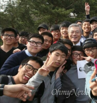 韓国人は生まれつきイケメンなんですか それとも整形してイケメンに生まれ変 Yahoo 知恵袋