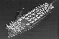 空母の甲板いっぱいに艦載機を並べるのはなんの意味があるのですか これでは Yahoo 知恵袋