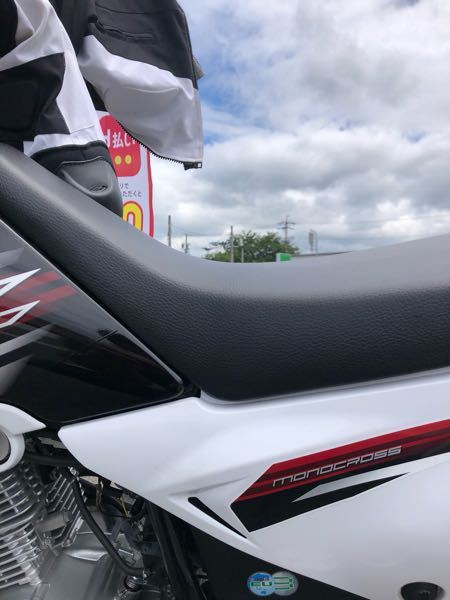 xtz125のシートを取り外したいです。 - どのようにしたら外れますか